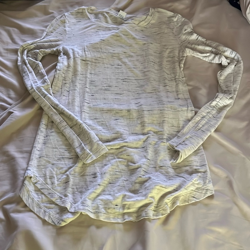 Old Navy luxe long sleeve basic fitted tee with rounded hem